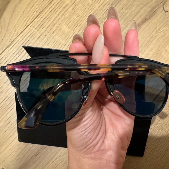 Used. Scratched - Picture 2 of 2